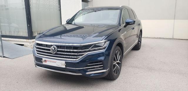 VOLKSWAGEN - Touareg - Premium 3.0 V6 TDI 210 kW4MOTION Tiptronic 8 vel.
