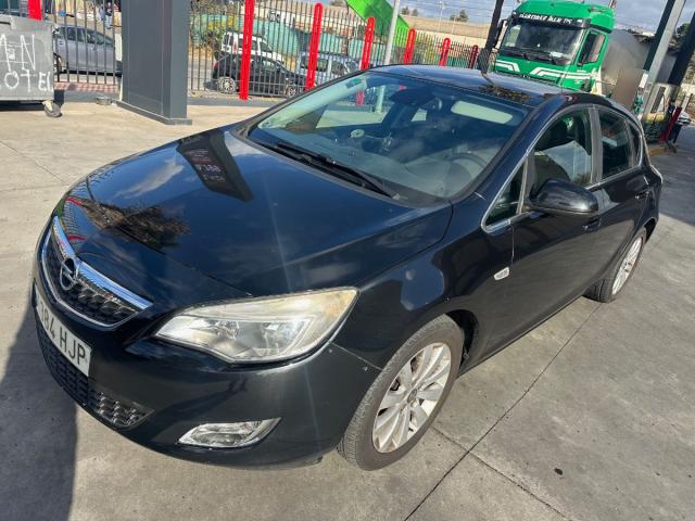 Opel astra direccion asistida  de segunda mano - OPEL - Astra -  1.7 CDTI 110 CV ST Cosmo