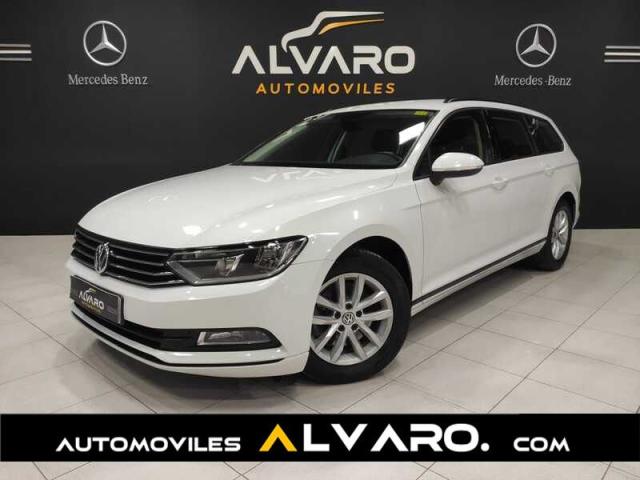 Volkswagen Passat Variant ocasión segunda mano 2017 Diésel por 15.990€ en Sevilla