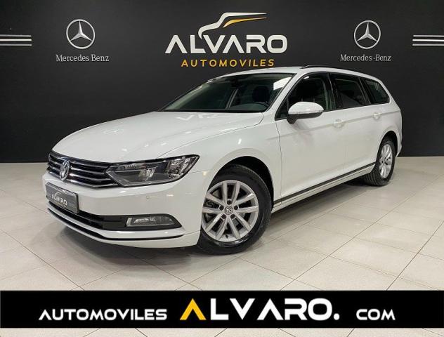 Volkswagen Passat Variant ocasión segunda mano 2017 Diésel por 16.490€ en Sevilla