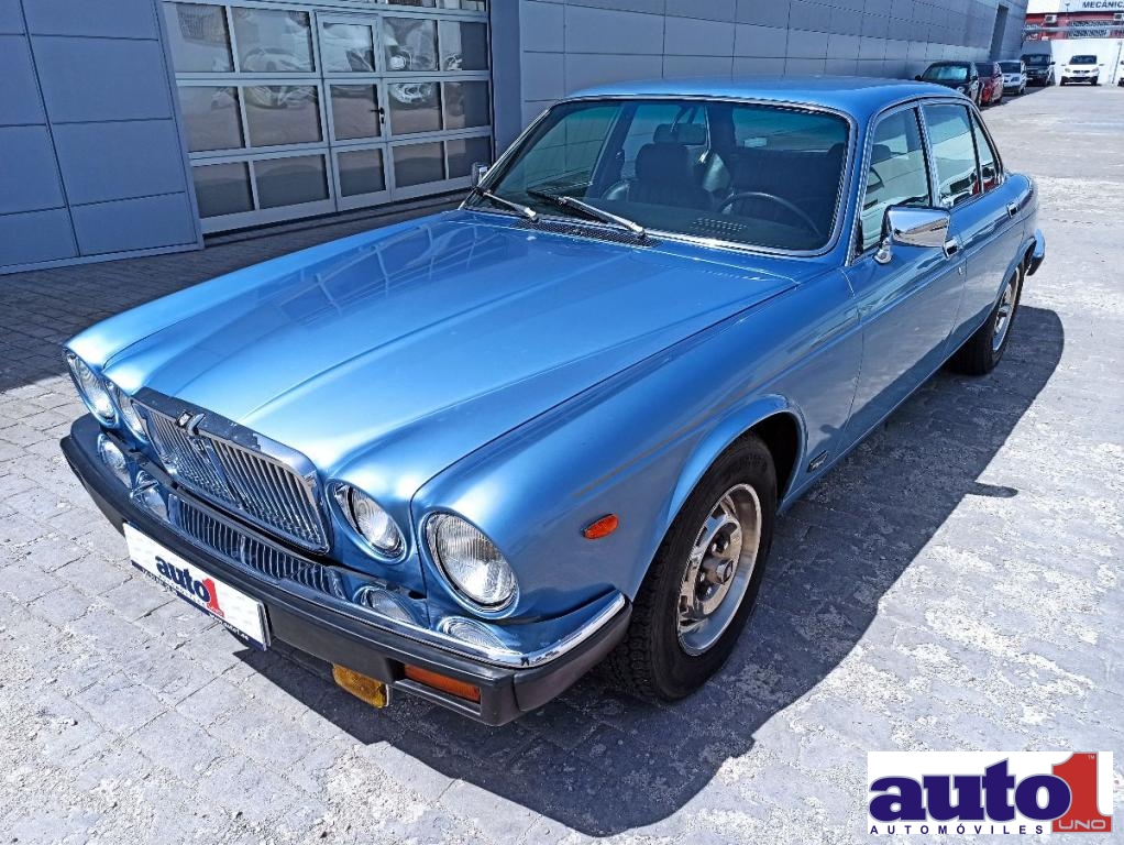 JAGUAR - XJ6