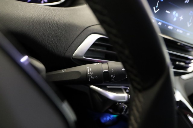 PEUGEOT - 5008 - Allure 1.5 BlueHDi 130 S&S - foto 16