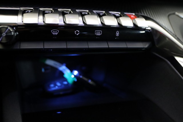 PEUGEOT - 5008 - Allure 1.5 BlueHDi 130 S&S - foto 21