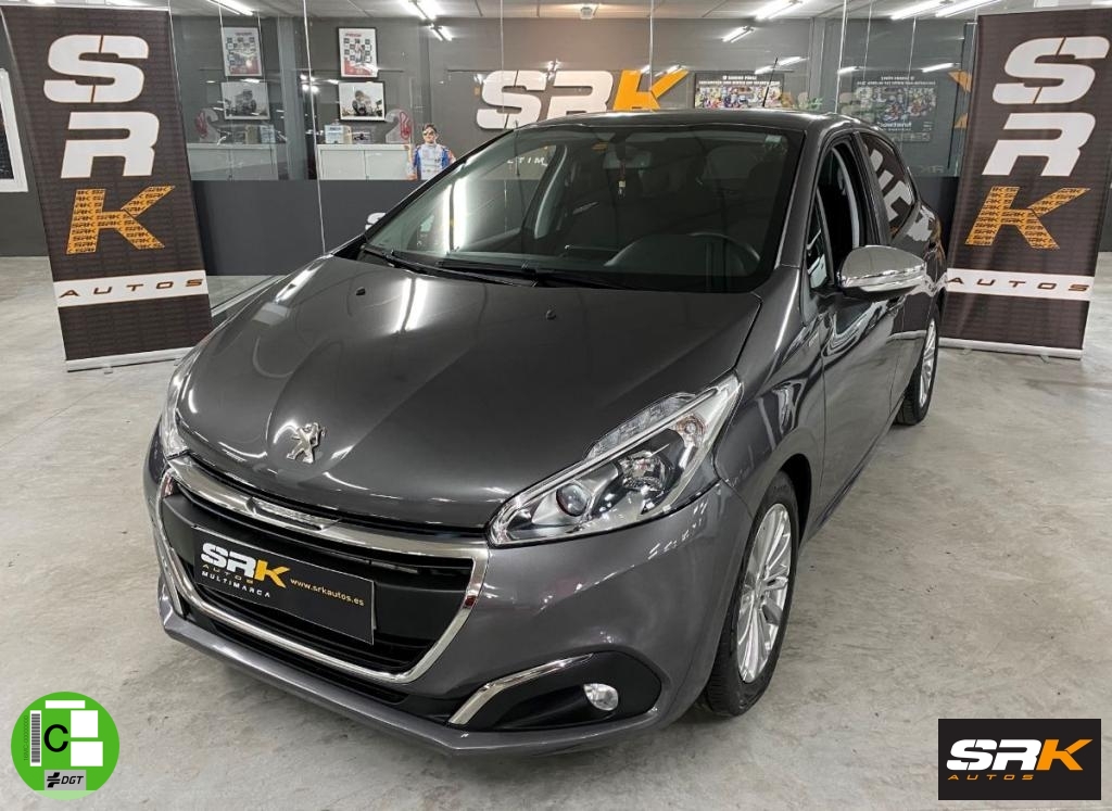 PEUGEOT - 208