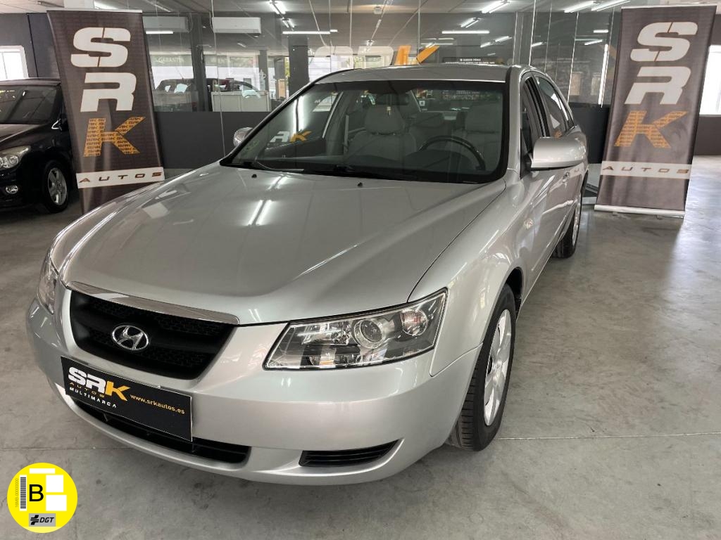 HYUNDAI - Sonata