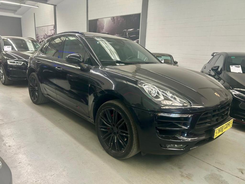 PORSCHE - Macan