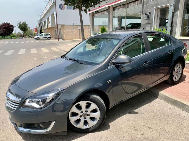Opel Insignia ocasión segunda mano 2015 Diésel por 10.999€ en Jaén