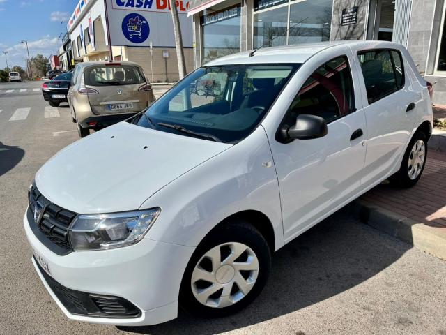 Dacia Sandero ocasión segunda mano 2019 Gasolina por 9.499€ en Cantabria