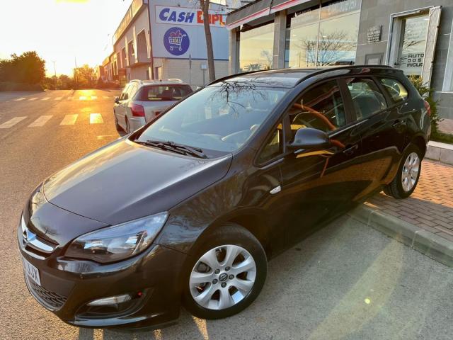 Opel Astra ocasión segunda mano 2015 Diésel por 9.999€ en Cantabria
