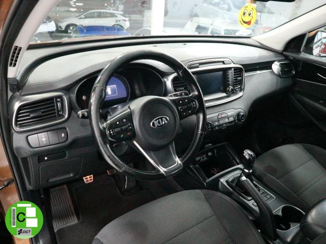 KIA - Sorento - 2.2 CRDi Drive 4x2 7 plazas