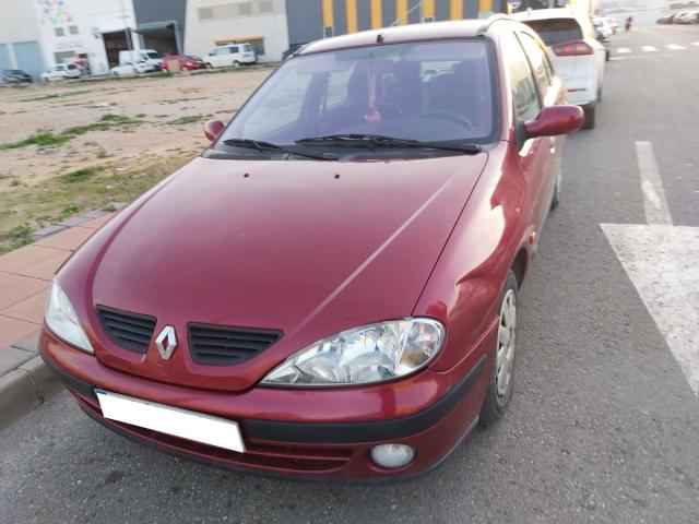Renault ocasión segunda mano 2003 Gasolina por 990€ en Murcia