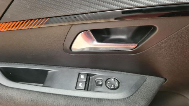 Foto Peugeot 208 15