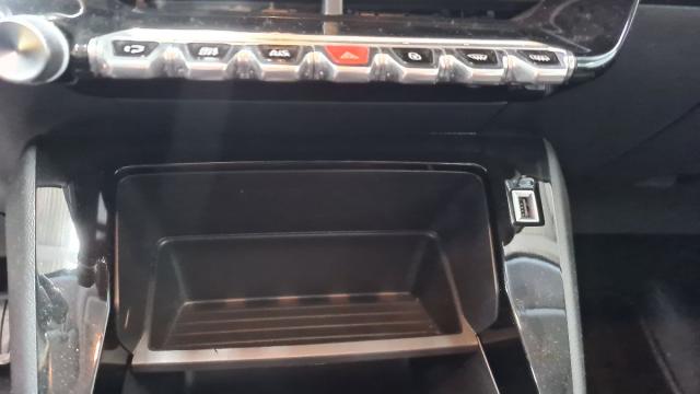 Foto Peugeot 208 17