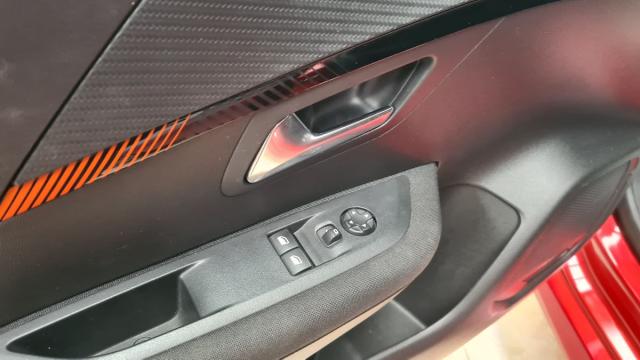 Foto Peugeot 208 18