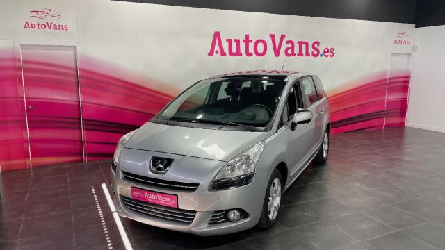 Peugeot 5008 ocasión segunda mano 2010 Diésel por 9.995€ en Córdoba