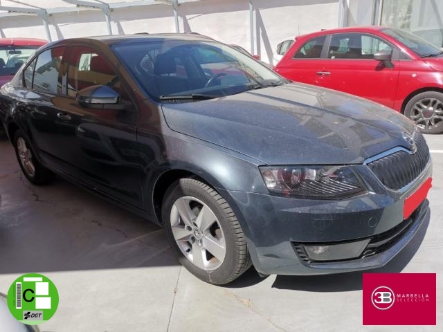 Skoda Octavia ocasión segunda mano 2016 Diésel por 12.495€ en Málaga